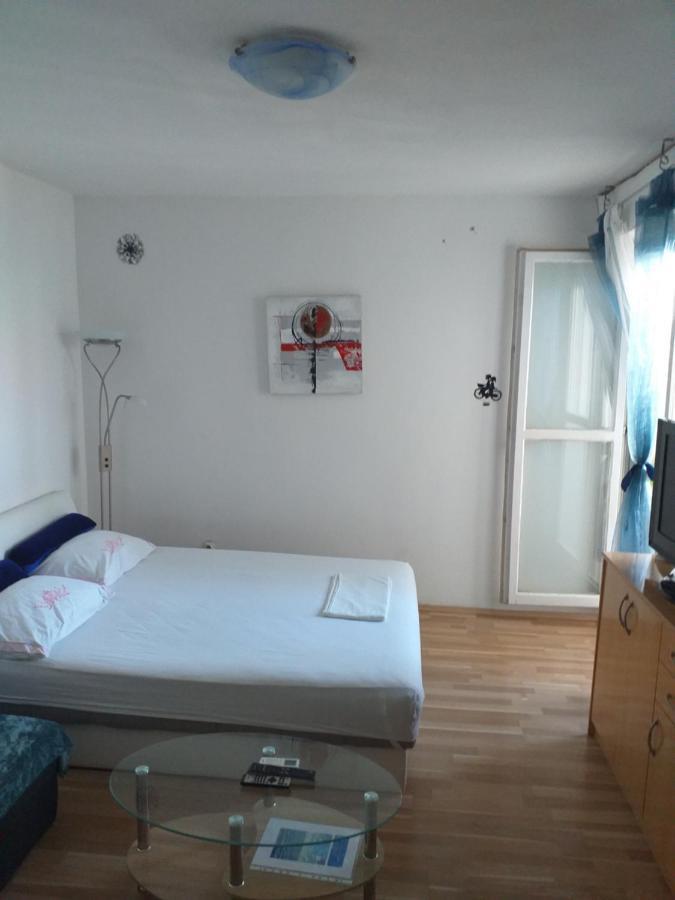 Studio Apartment Ema Спліт Екстер'єр фото