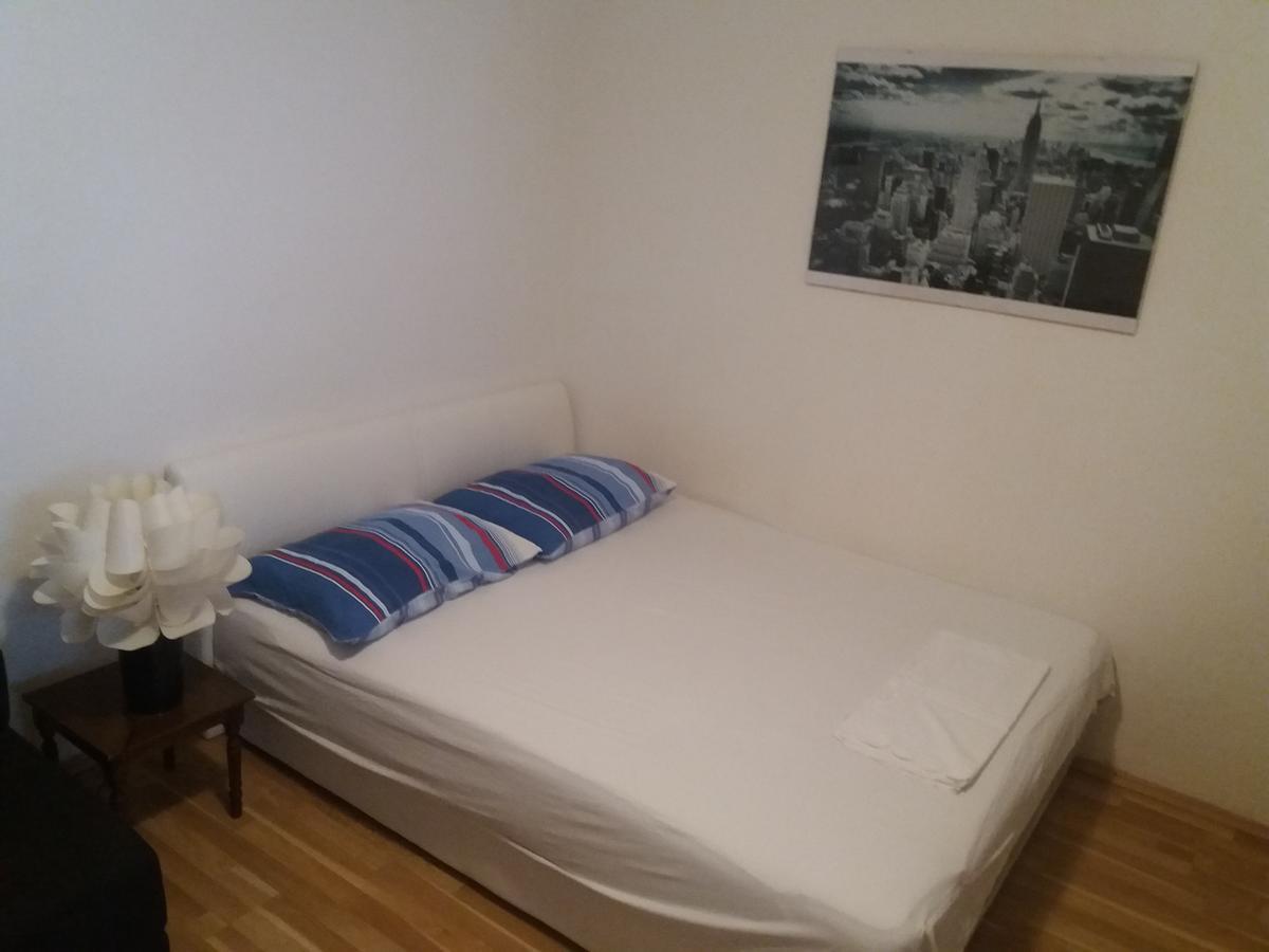 Studio Apartment Ema Спліт Екстер'єр фото
