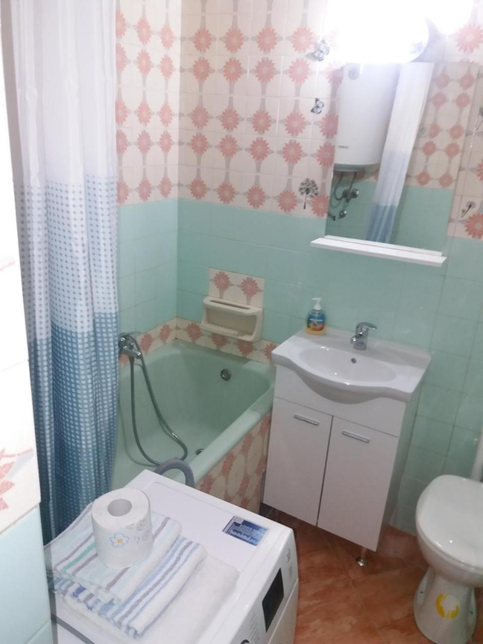 Studio Apartment Ema Спліт Екстер'єр фото